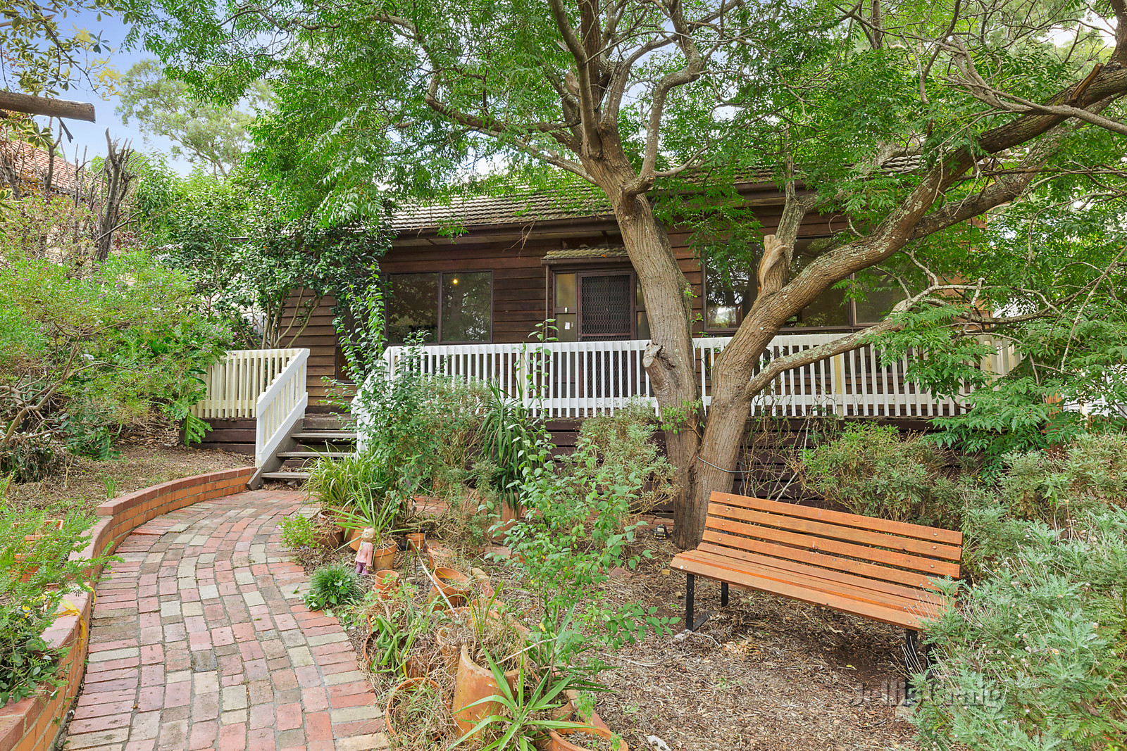 8 Aanensen Court, Montmorency
- Print Image 1