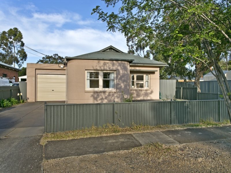 8 Acacia Street
