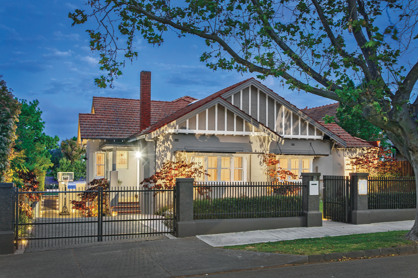 8 Ash Grove Malvern East Marshall White