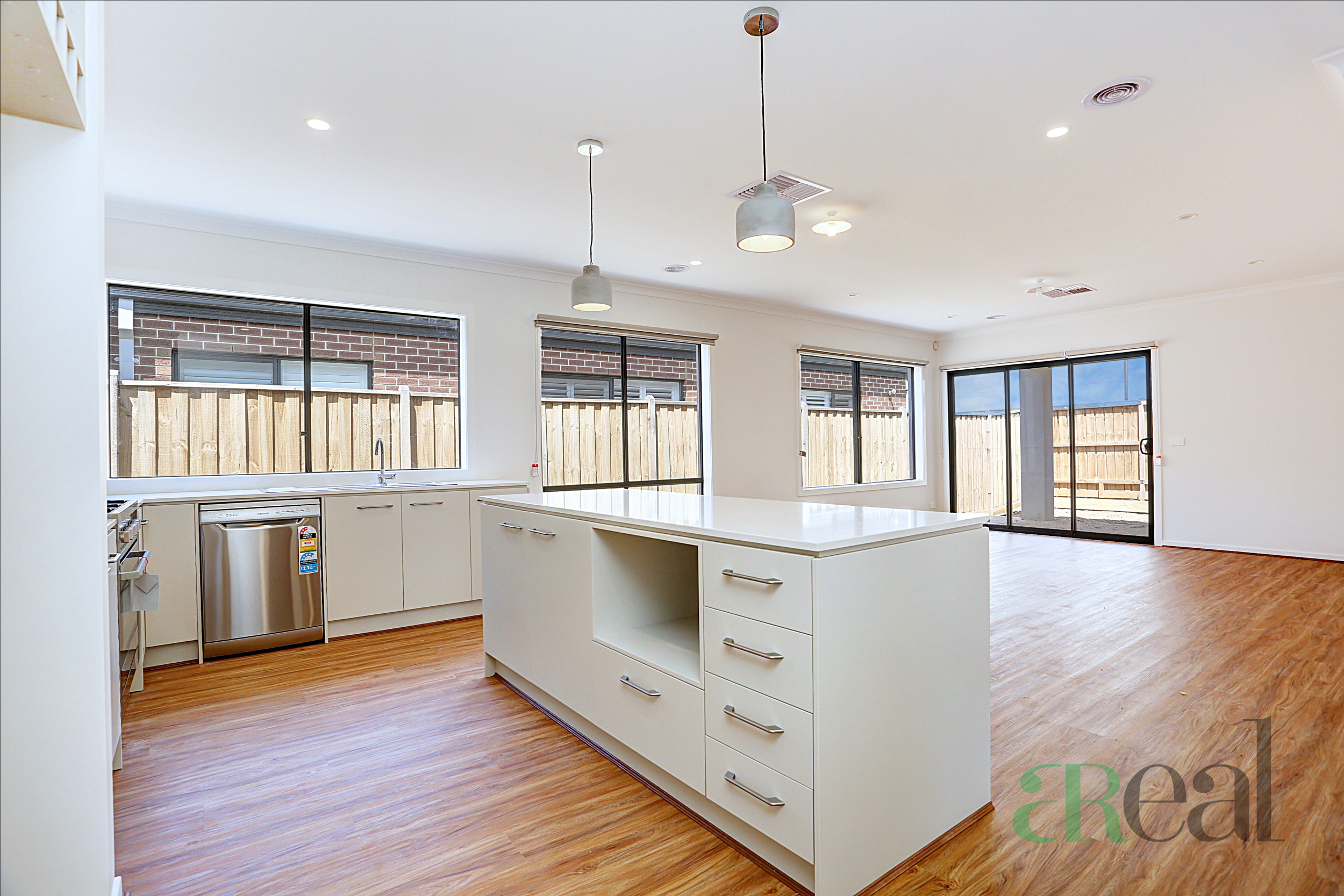 8 Batten Way, Williams Landing VIC 3027 