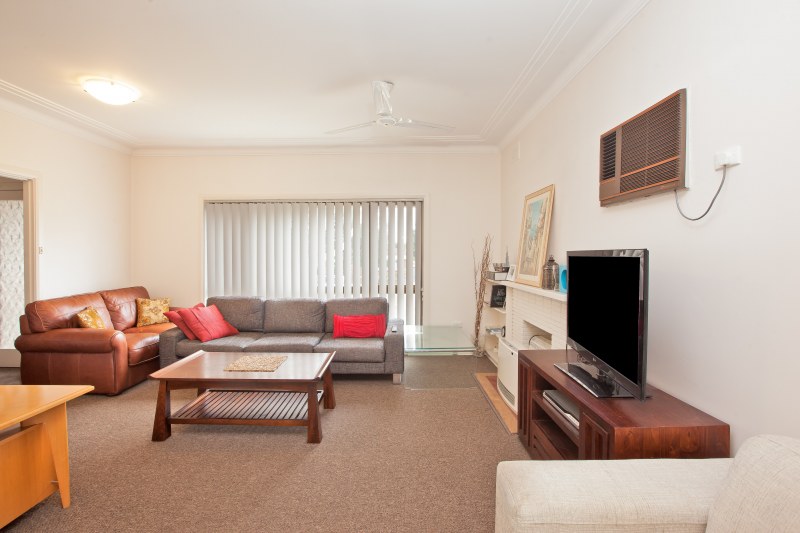 8 Crammond Boulevard, Caringbah NSW 2229 