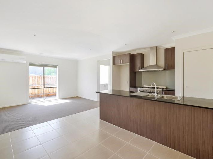 8 Diadem Way, Williams Landing VIC 3027 