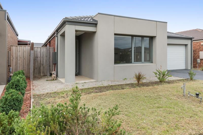 8 Gamma Way, Point Cook VIC 3030 