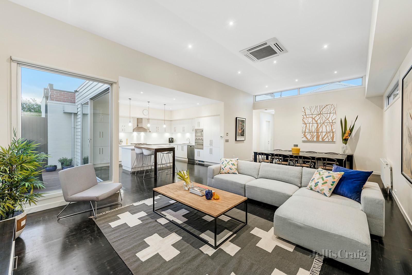 8 Leslie Street, Hawthorn
- Print Image 1