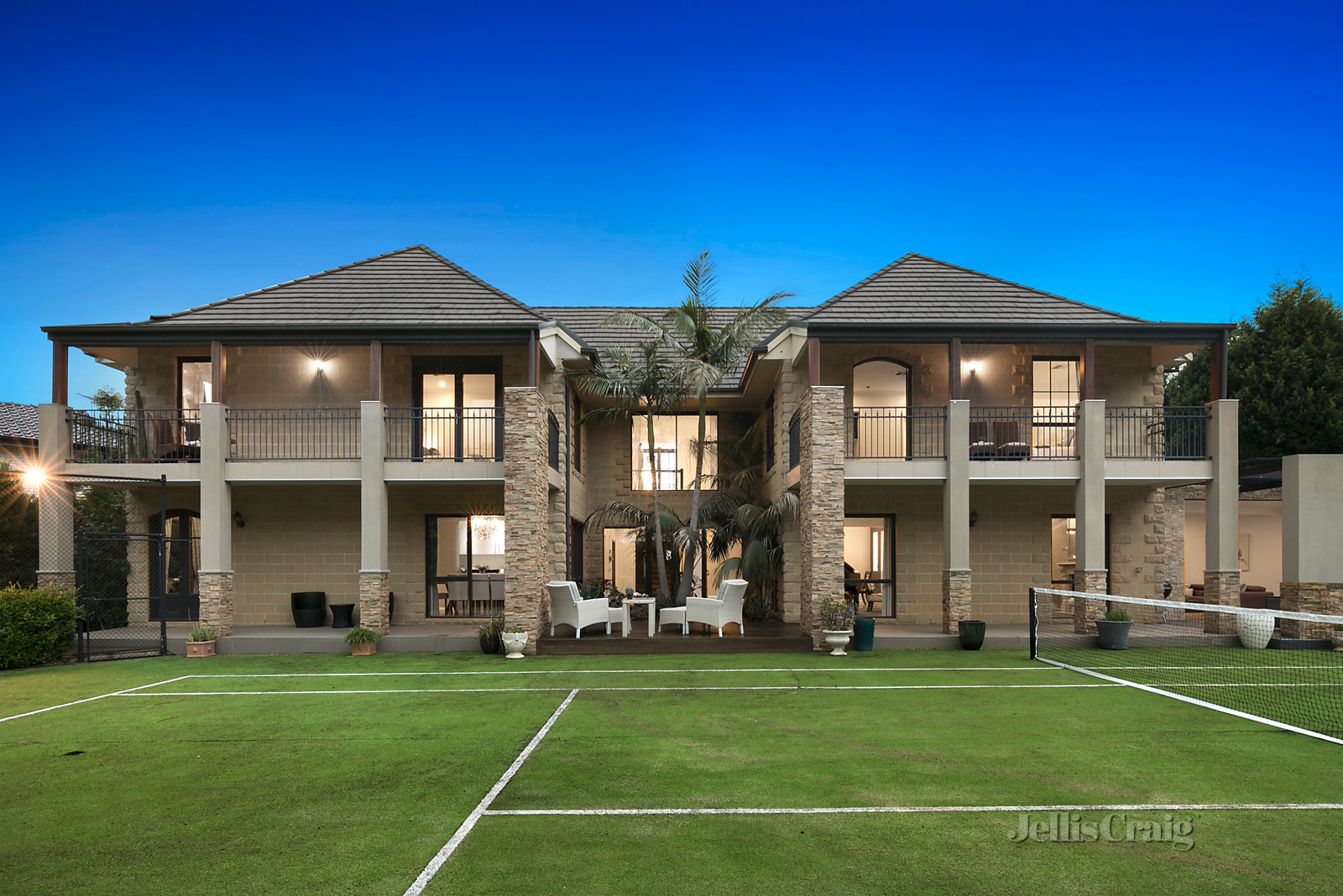 8 Miriam Close, Wantirna South
- Print Image 1