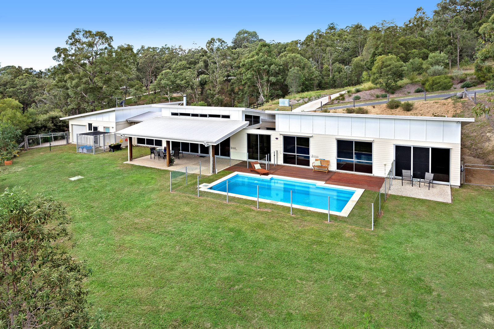 8 Panorama Drive, Cedar Creek QLD 4520