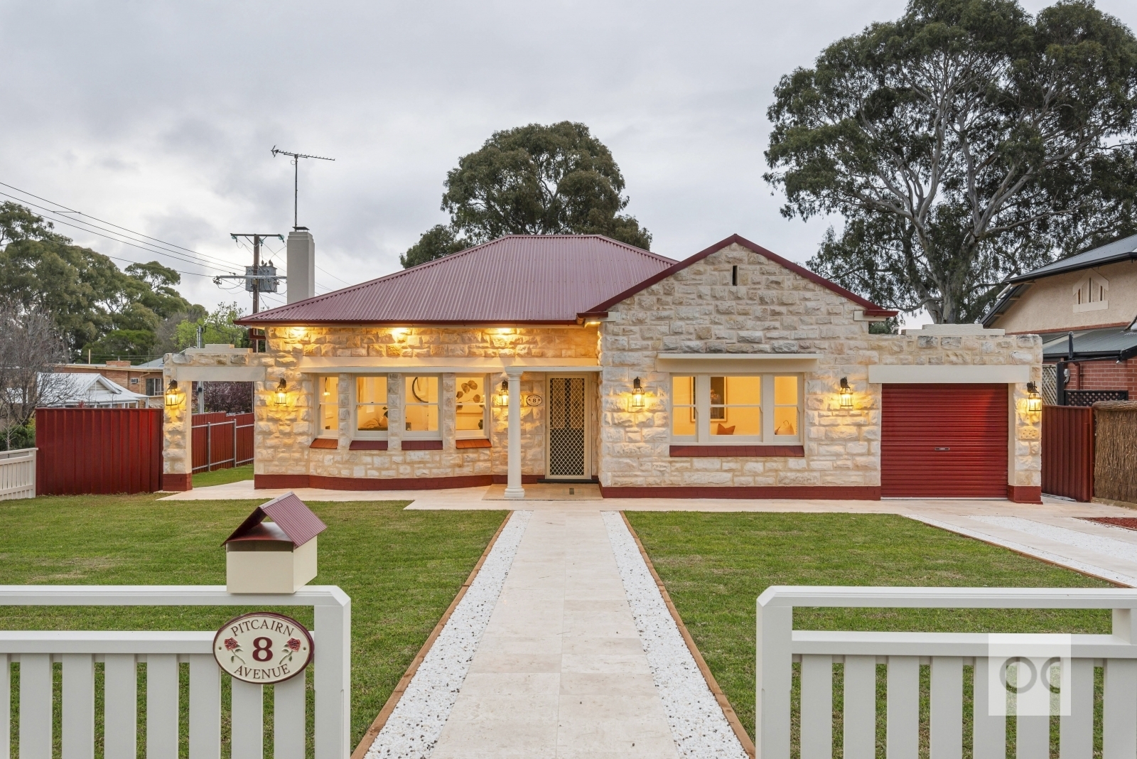 8 Pitcairn Avenue