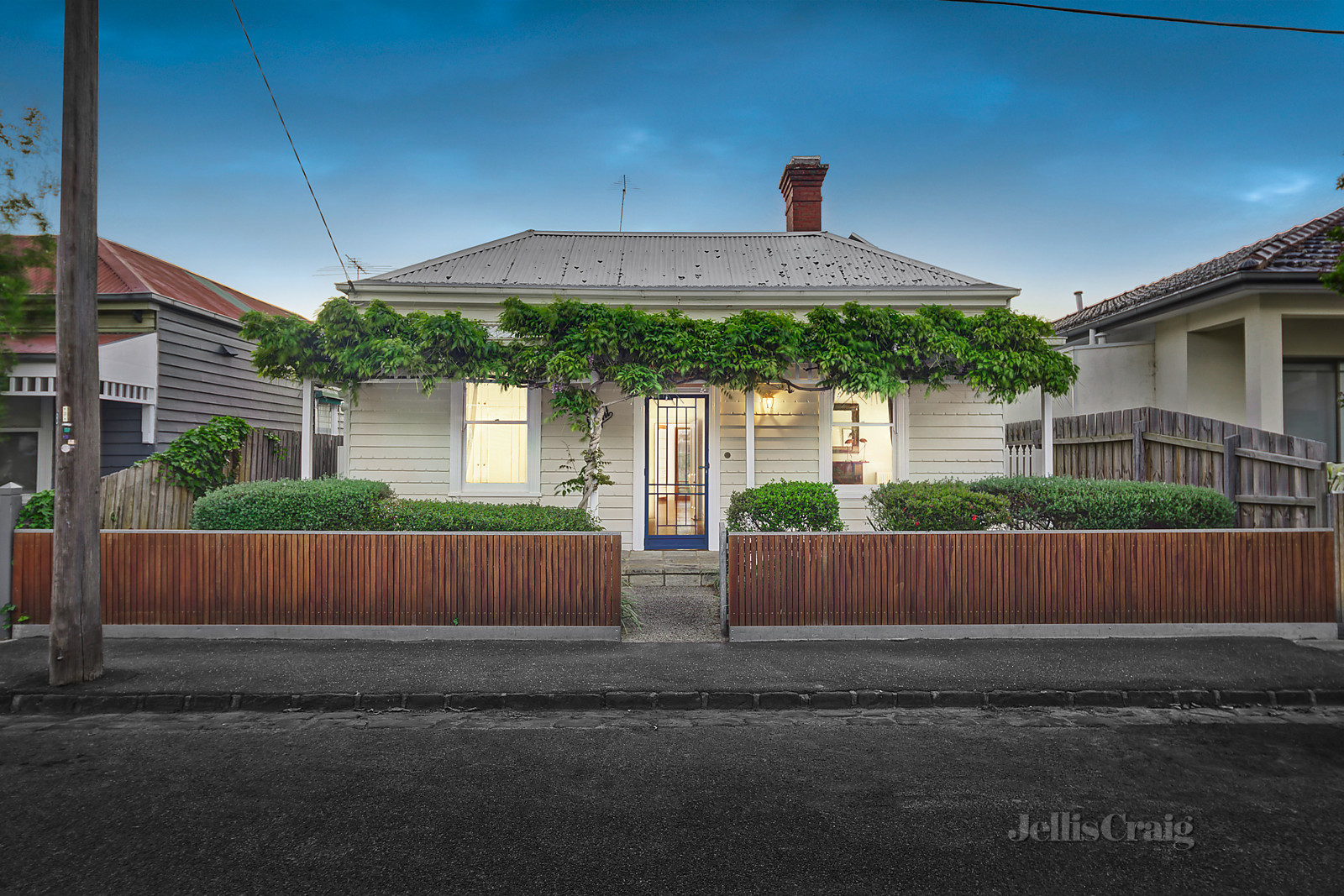 8 Queen Street, Richmond
- Print Image 1