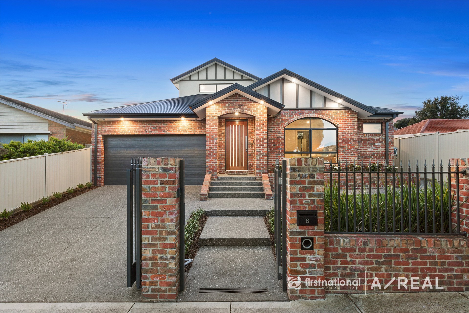8 Ratcliffe Close, Mill Park VIC 3082 