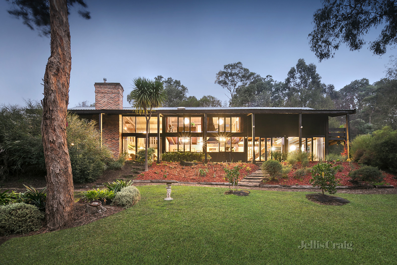 8 Stringybark Road, Eltham
- Print Image 1