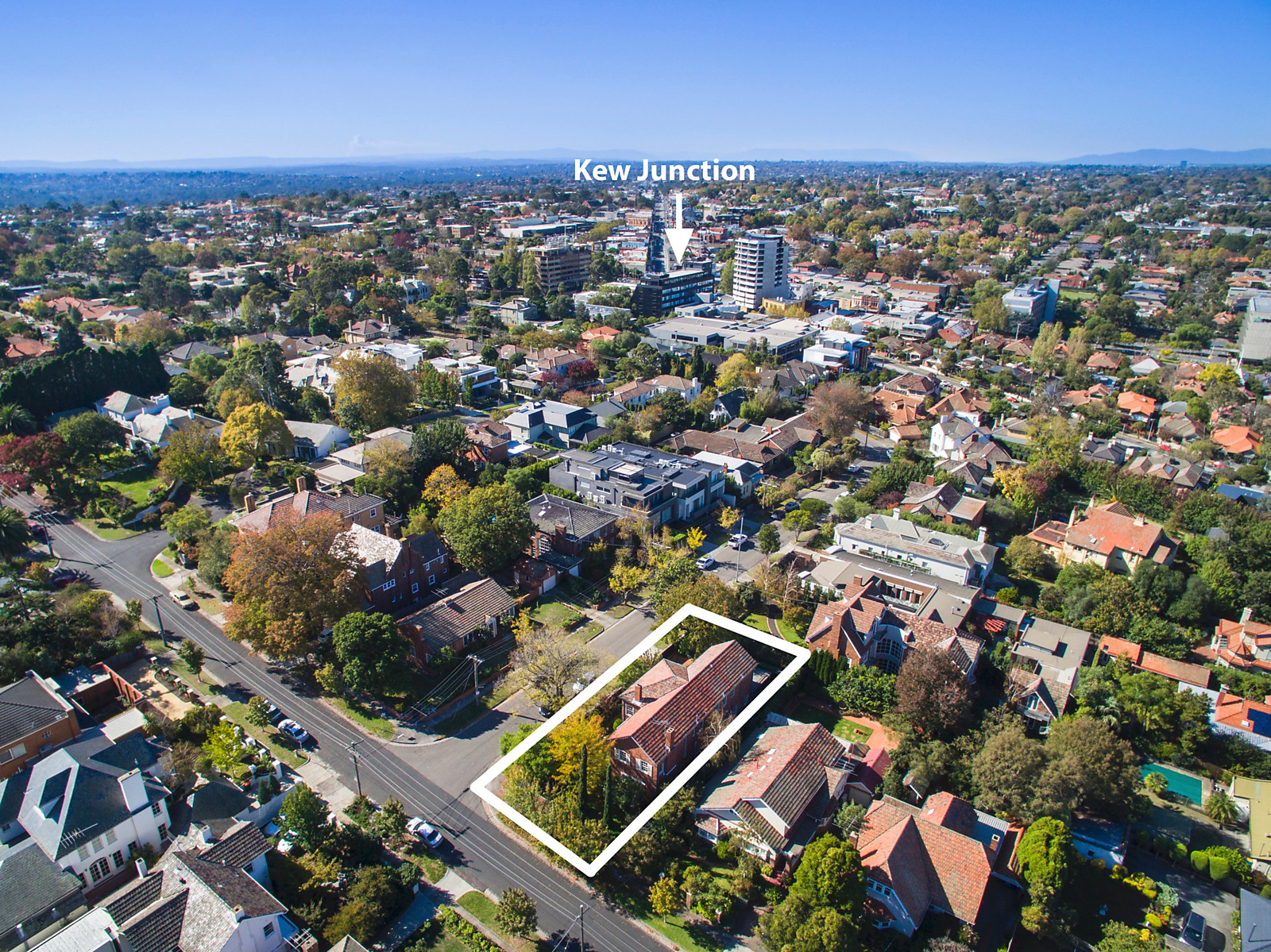 8 Tara Avenue, Kew RT Edgar