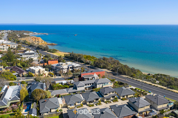 8/184 Beach Road Sandringham