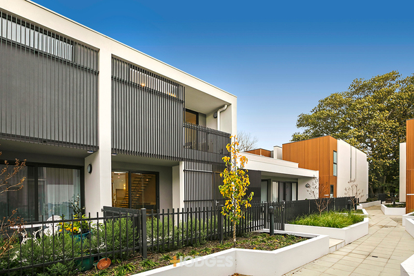 8/19 Landcox Street Brighton East