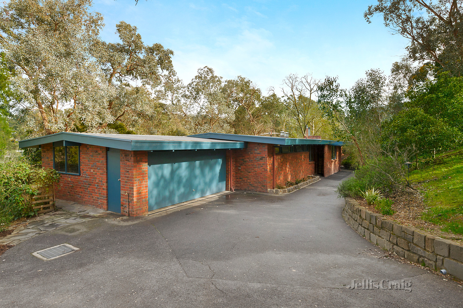 89 Kangaroo Ground - Warrandyte Road, Warrandyte
- Print Image 1