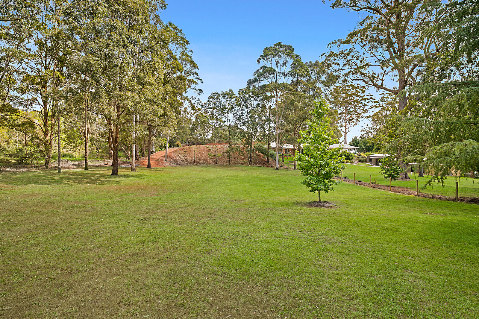 8A Blue Meadow Court, Blue Mountain Heights QLD 4350