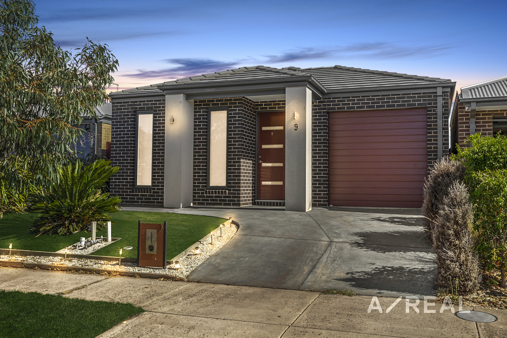9 Avonbury Circuit, Cranbourne West VIC 3977 
