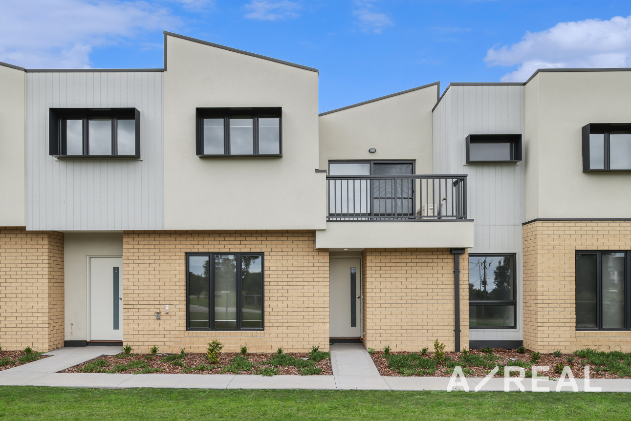 9 Noble Mews, Clyde North VIC 3978 