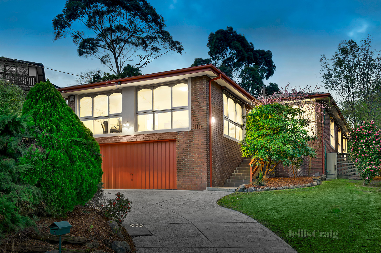 9 Stonington Place, Ringwood
- Print Image 1