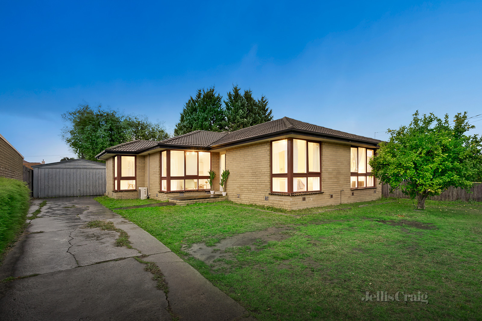 9 Worthing Avenue, Burwood East
- Print Image 1