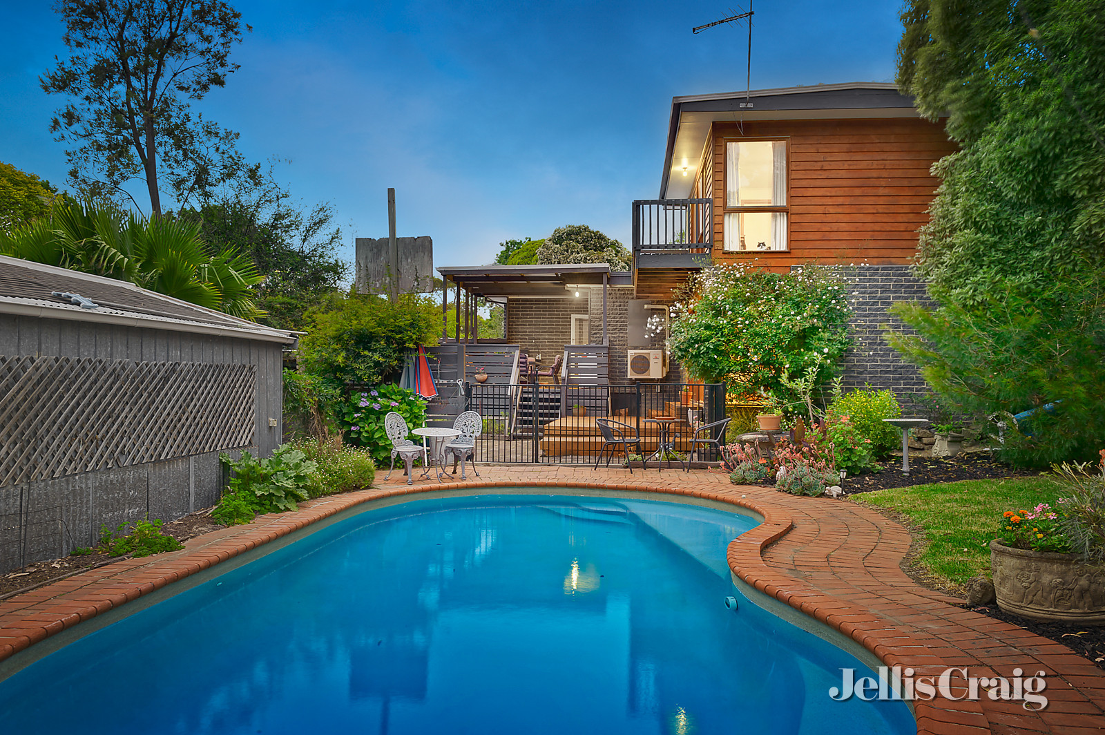 9 Yallambee Way, Croydon
- Print Image 1