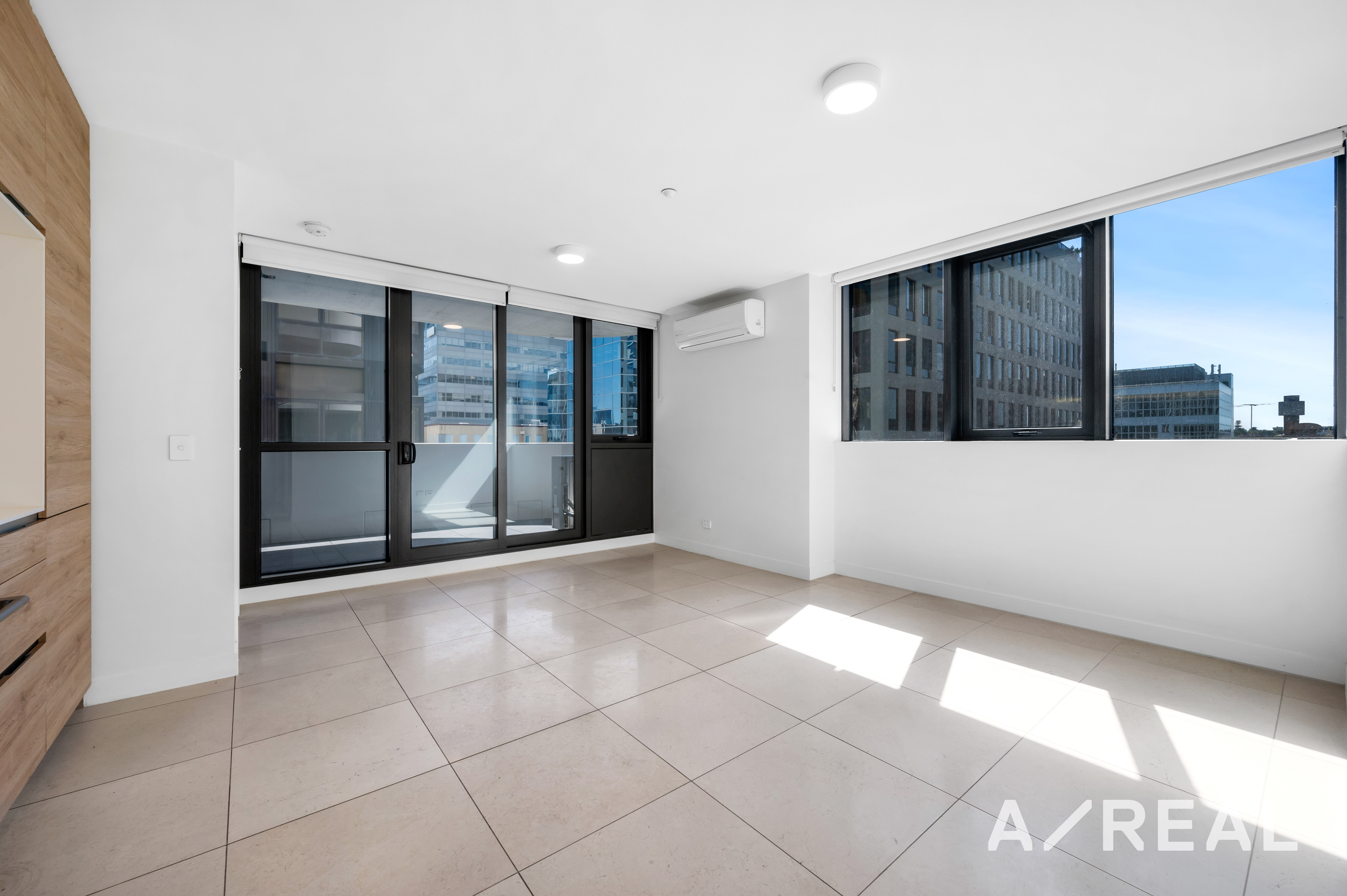 909/12 Queens Road, Melbourne VIC 3004 
