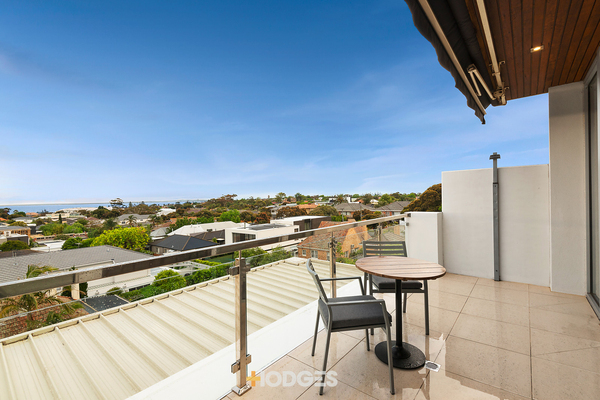 9/35 Willis Street Hampton