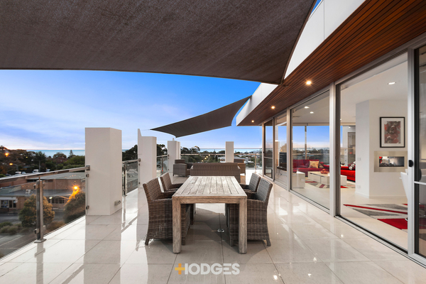 9/35 Willis Street Hampton