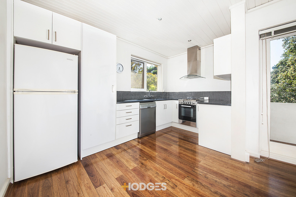 9/76 Bay Road Sandringham