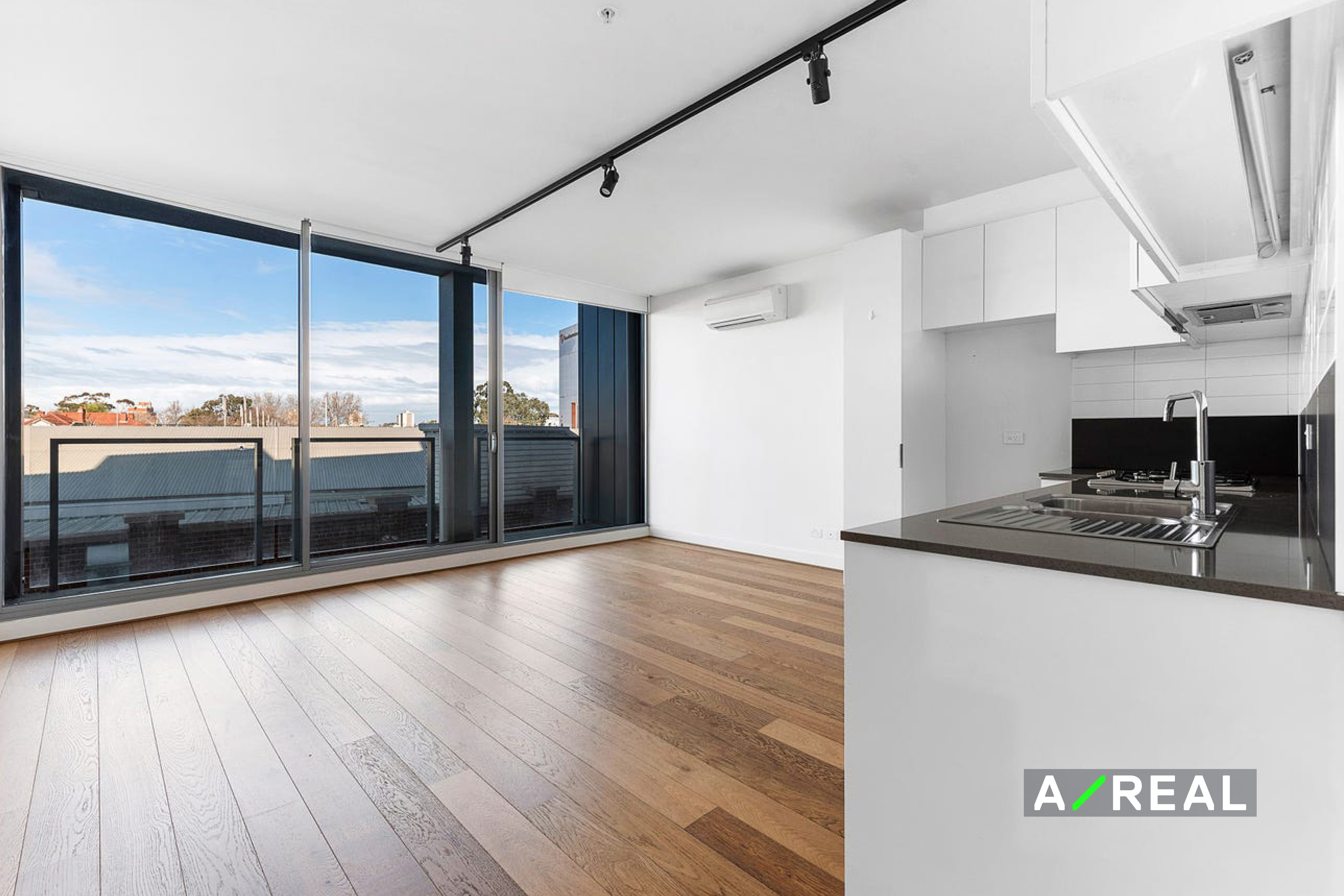 H307/12 Trenerry Crescent, Abbotsford VIC 3067 