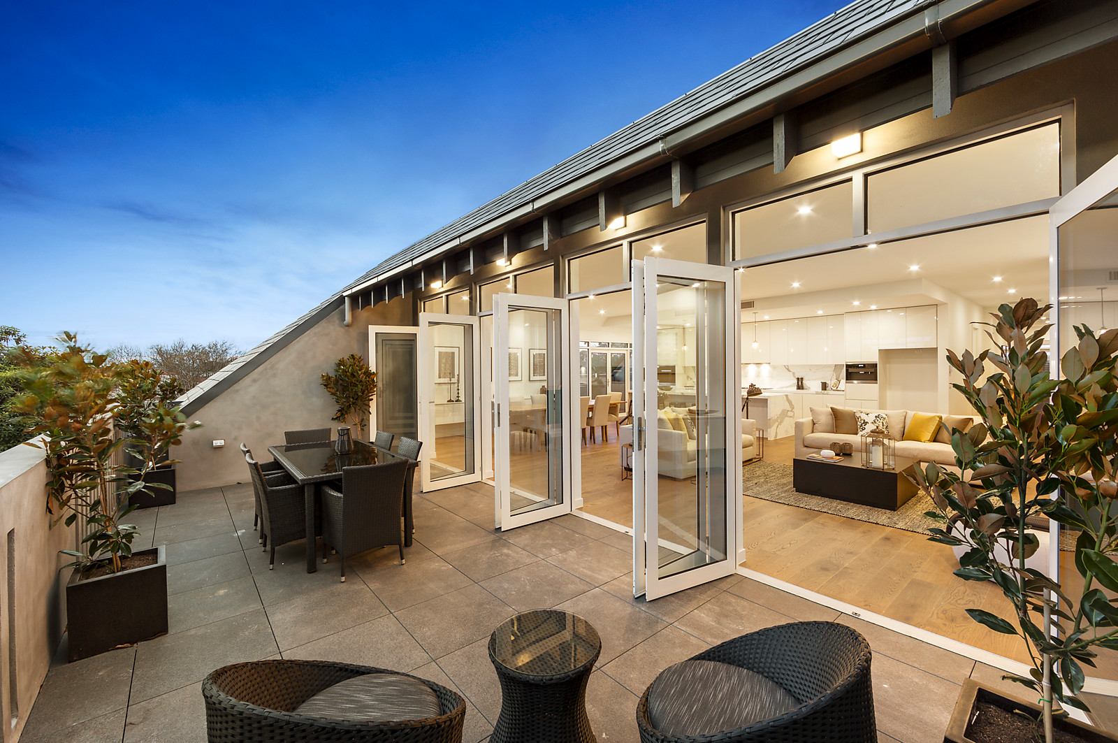 Penthouse/114 Burke Road, Malvern East RT Edgar